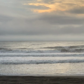 10月8日千葉北、東浪見の朝の波の画像