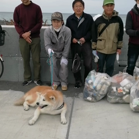 第三日曜朝8時集合、駿河区高松海岸の海岸清掃。お天気が心配でしたが6人と一匹で無事終了しました。の画像