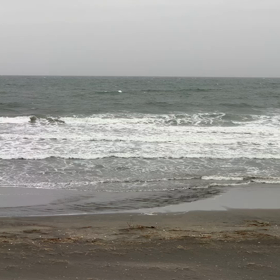 4月22日千葉北、東浪見の朝の波の画像