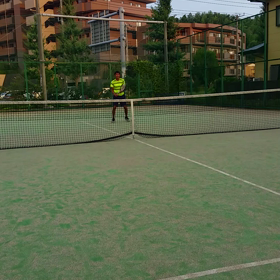 バックスピンをかけるドロップボレーの画像