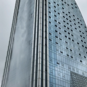 貴陽の滝ビルがネットで熱いそうなのでの画像