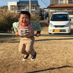 鉄棒ソウタ、散歩エマの画像