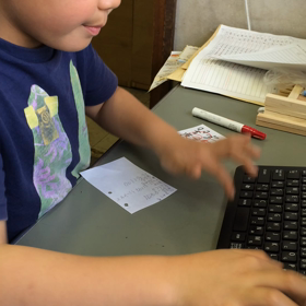 《子育てブログ》そんなに早く打てません。の画像