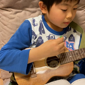 ウクレレ　次男　ミッキーマウス.マーチの画像
