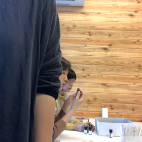 施す側も施される側も対等の画像