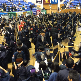 礼儀正しい振る舞いの画像