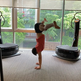 逆立ち！？の画像