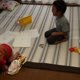 うるさい夕方の画像