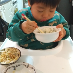 お箸が上手に使えるかな。の画像