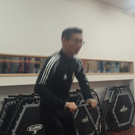 食後のトランポリンエクササイズの画像