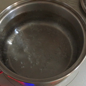 そうめんを茹でるの画像