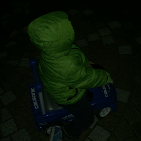 夜は寒いのにの画像