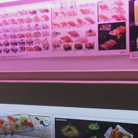 フンちゃん、回転寿しにての画像