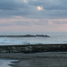 5月23日千葉北、東浪見の朝の波の画像