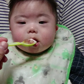 ８ヶ月と２5日(生後270日目)「離乳食の様子」の画像