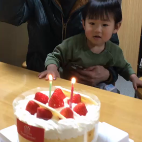 悠翔、自力で誕生日を祝うの画像