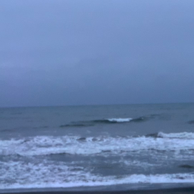 10月25日千葉北、東浪見の朝の波の画像