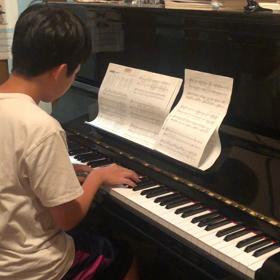 合唱コンクールのオーディションに向けて練習中。の画像