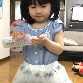 32〜33か月の近況49 お化粧水をぺたぺた✨の画像