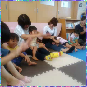 いずみ保育園子育て支援にて英語リトミックの画像