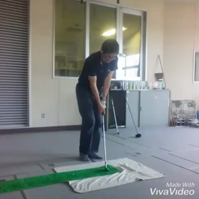 やっぱりまだ素振りだけの画像