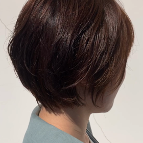 春のショートボブの画像