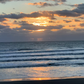 10月18日千葉北、東浪見の朝の波の画像