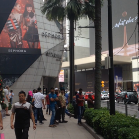 マレーシア クアラルンプール パビリオン前の画像