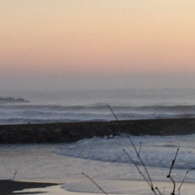 9月28日千葉北、東浪見の朝の波の画像