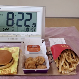 ”奴らは人気キャラクターやアイドルに紐付けて良くない商品を布教する”の画像