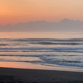 5月27日千葉北、東浪見の朝の波の画像