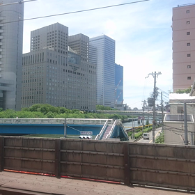 車窓・京橋と大阪城公園駅の間の画像