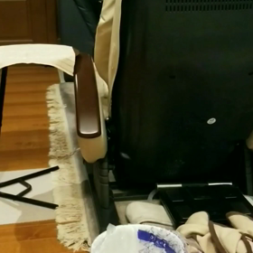 絨毯で爪研ぎしたの画像