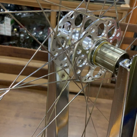 ○ 木製リム ギザロ × ラージフランジハブ組み ○ | □ レストアの森