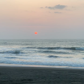 8月15日千葉北、東浪見の朝の波の画像