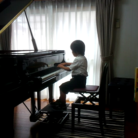 あお　よぞらにゆれるほしの画像