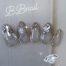 キラキラフレンチネイルの画像