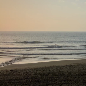 4月19日千葉北、東浪見の朝の波の画像