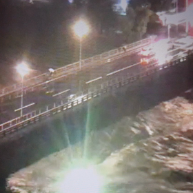 昨夜今日の京都鴨川の画像