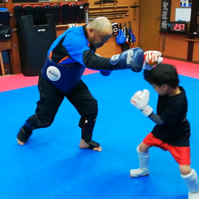 龍栄の前蹴りの練習の画像