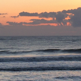 10月22日千葉北、東浪見の朝の波の画像