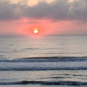 9月9月千葉北、東浪見の朝の波の画像