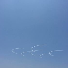 ブルーインパルス展示飛行〜ヤフオク上空〜の画像