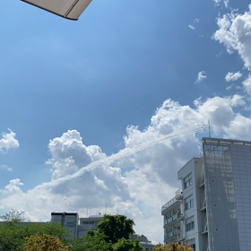 【動画】医療従事者のみなさんへ敬意と感謝を示すブルーインパルス。の画像