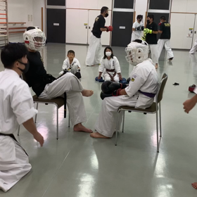 ブレイキングダウンごっこの画像