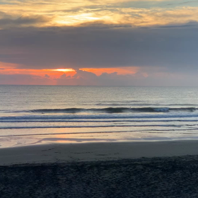 10月25日千葉北、東浪見の朝の波の画像