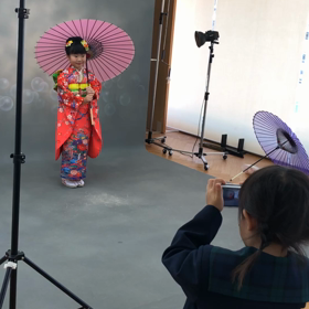 スタジオに来た可愛すぎるカメラマン♡の画像