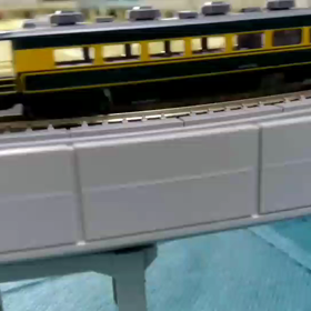 東西の客車の画像