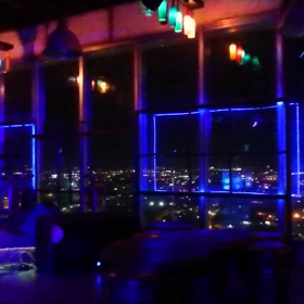 ルーフトップのクラブの画像