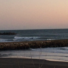 1月7日千葉北、東浪見の朝の波の画像